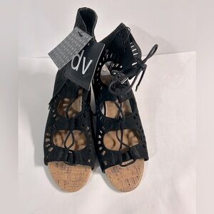DV women’s shoes new with tags size 11